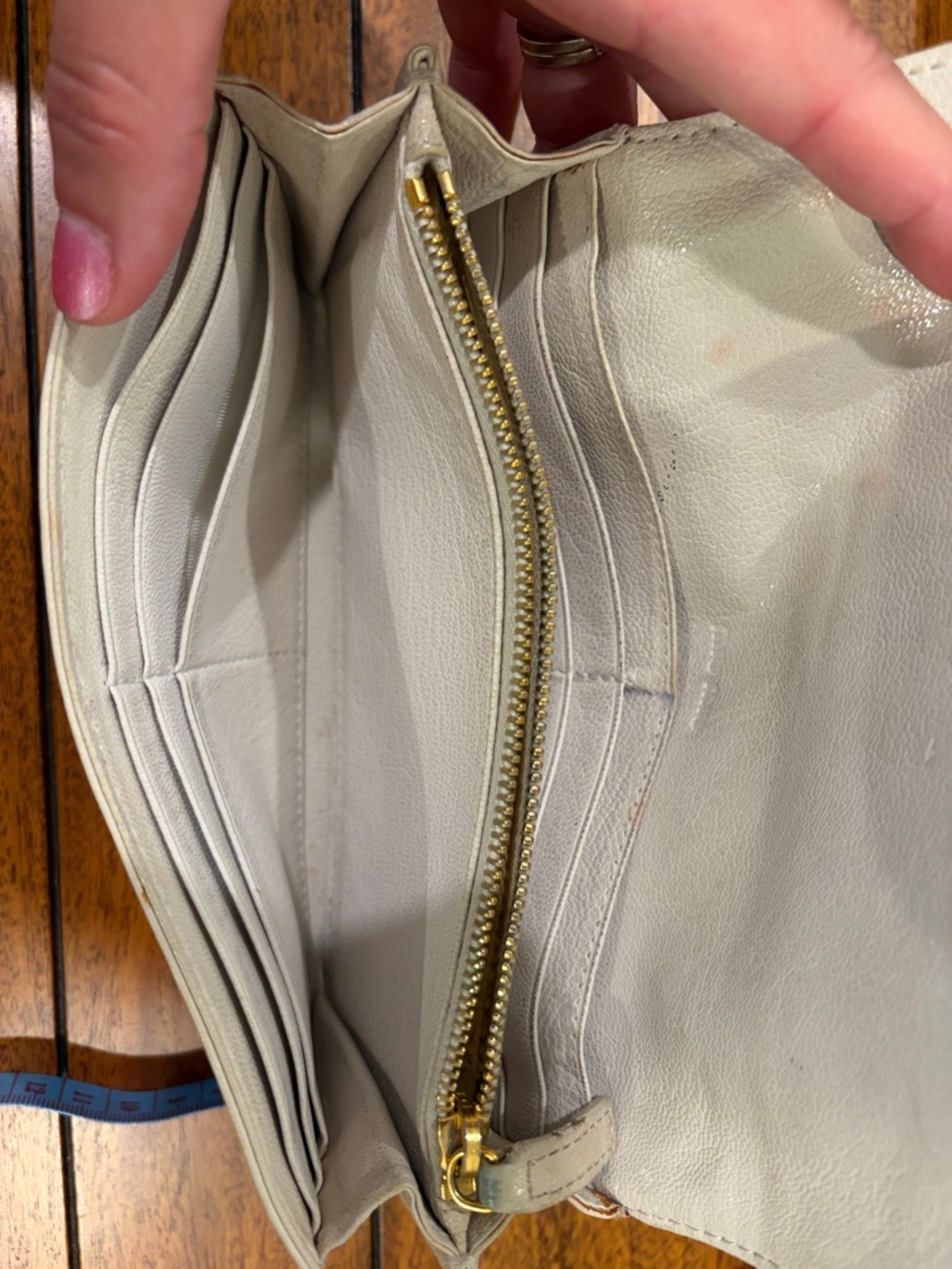 MIU MIU SNAP WALLET cream authentic - Picture 9 of 10